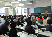 東京大学大学院教授、社会学者　上野 千鶴子 講演の様子